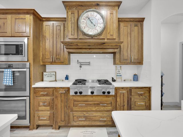 1255 Greg Street, Azle, TX 76020
