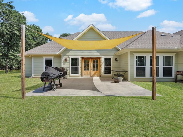 1255 Greg Street, Azle, TX 76020