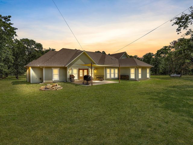 1255 Greg Street, Azle, TX 76020
