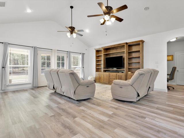 1255 Greg Street, Azle, TX 76020