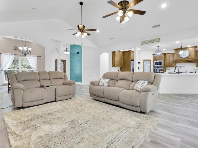1255 Greg Street, Azle, TX 76020