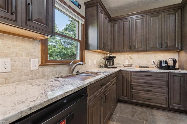 815 Dandy Loop RD, Yorktown, VA 23692