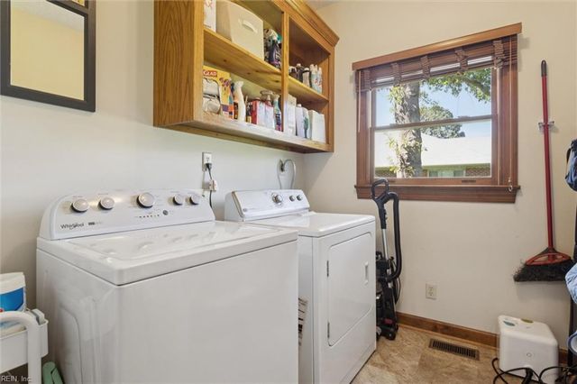 815 Dandy Loop RD, Yorktown, VA 23692