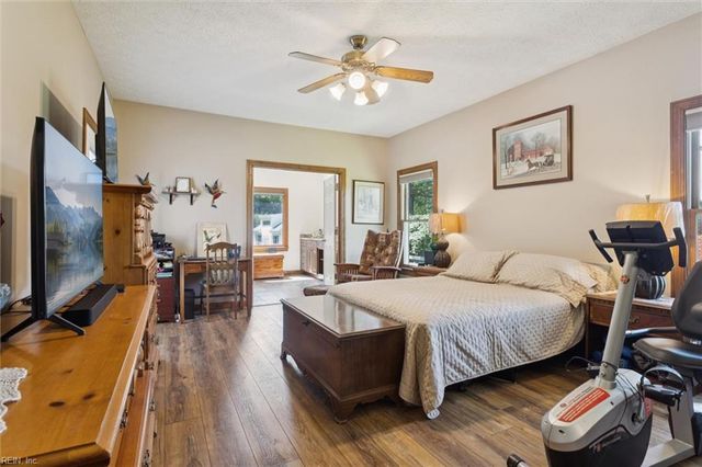 815 Dandy Loop RD, Yorktown, VA 23692