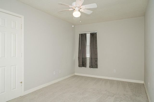 450 Biscayne ST, Giddings, TX 78942
