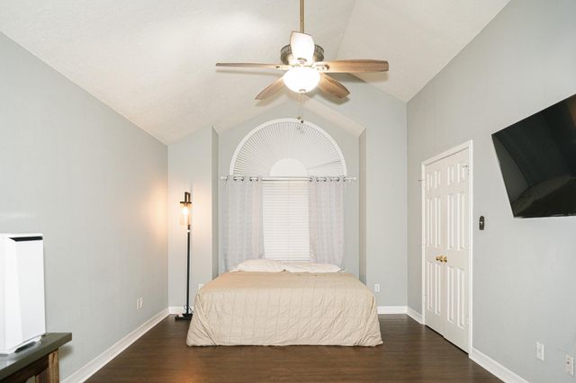 450 Biscayne ST, Giddings, TX 78942