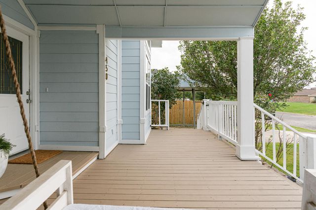 450 Biscayne ST, Giddings, TX 78942