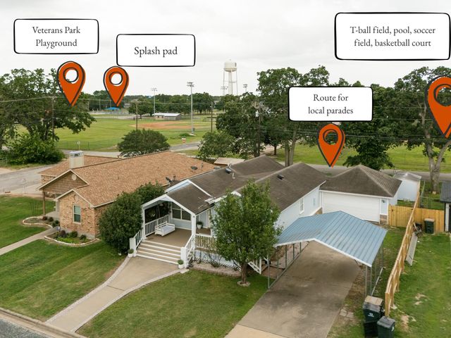 450 Biscayne ST, Giddings, TX 78942