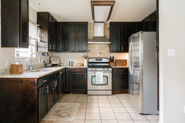 450 Biscayne ST, Giddings, TX 78942