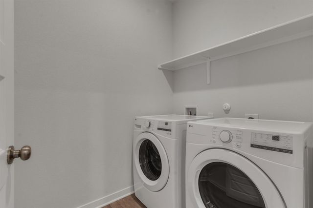 130 Hornet ST, Elgin, TX 78621