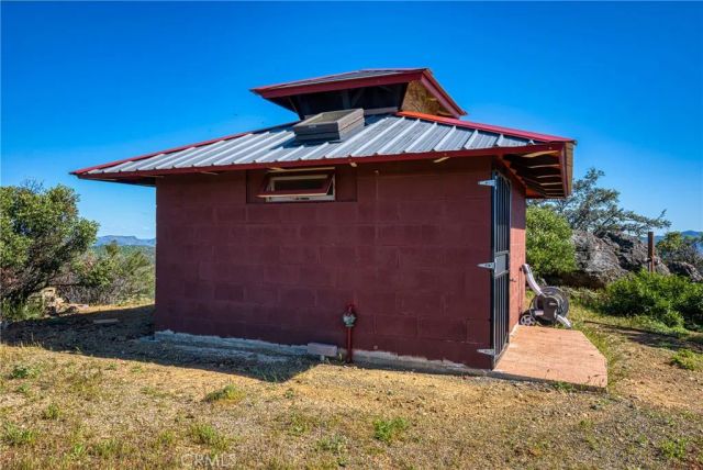 864 Watertrough Road, Clearlake Oaks, CA 95423