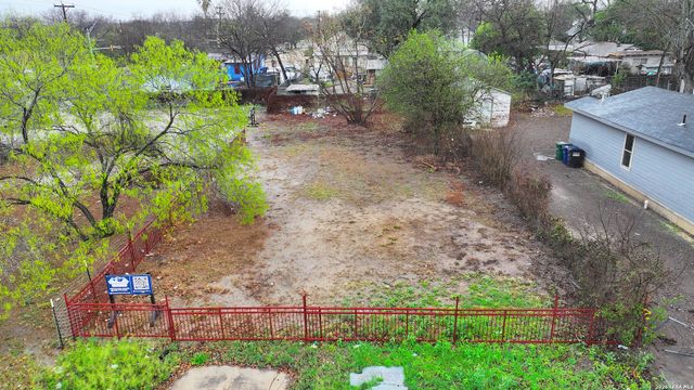 324 Truax, San Antonio, TX 78204