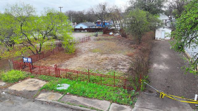 324 Truax, San Antonio, TX 78204