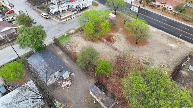 324 Truax, San Antonio, TX 78204