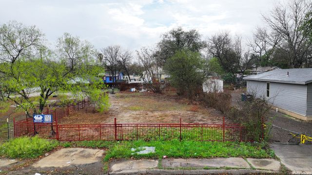 324 Truax, San Antonio, TX 78204