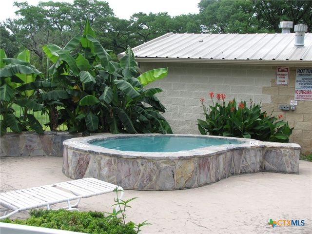 730 E Mather Street, New Braunfels, TX 78130