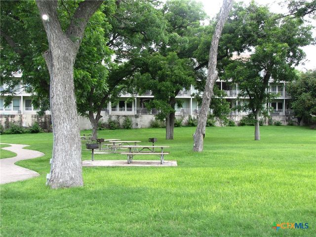 730 E Mather Street, New Braunfels, TX 78130