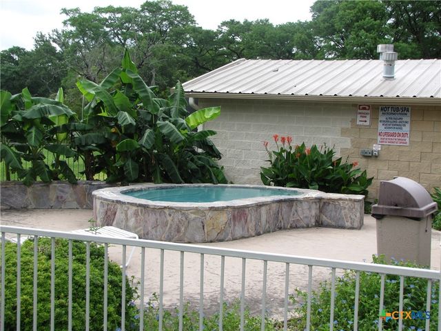 730 E Mather Street, New Braunfels, TX 78130