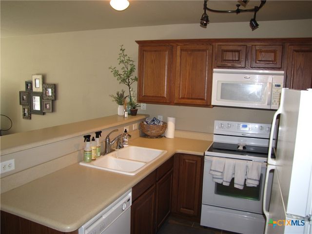 730 E Mather Street, New Braunfels, TX 78130