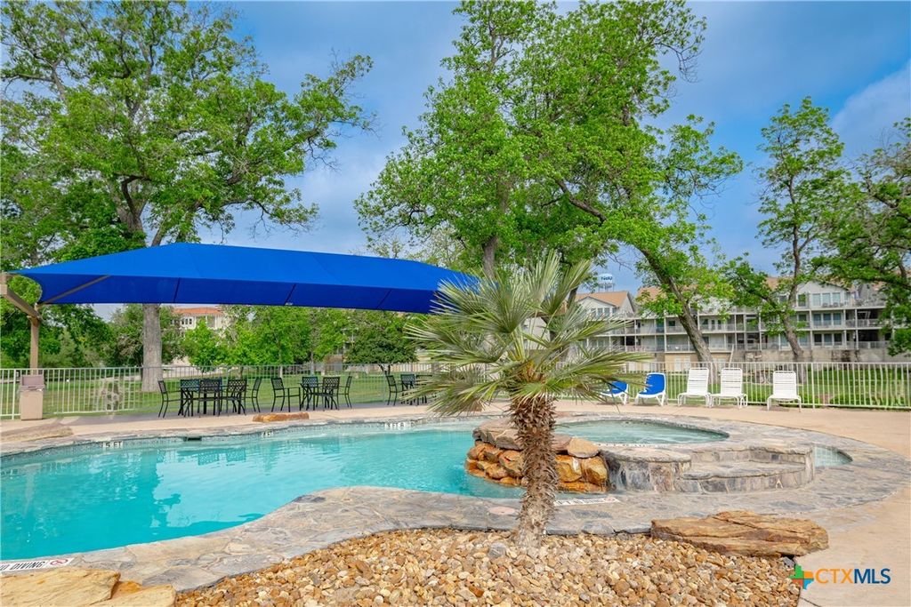 730 E Mather Street, New Braunfels, TX 78130
