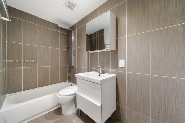 3262 Elizabeth St 2, Miami, FL 33133