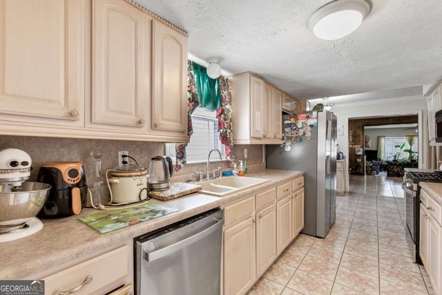 1698 Cheryl Leigh Drive, Riverdale, GA 30296