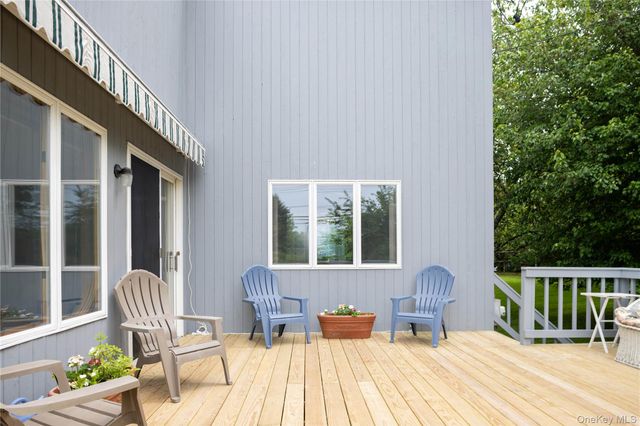 100 Bayberry Lane, Southold, NY 11971