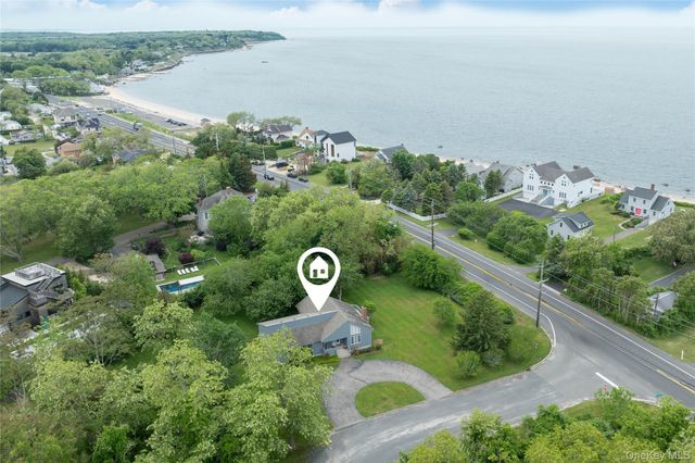 100 Bayberry Lane, Southold, NY 11971