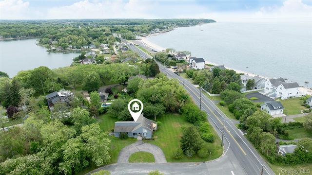 100 Bayberry Lane, Southold, NY 11971