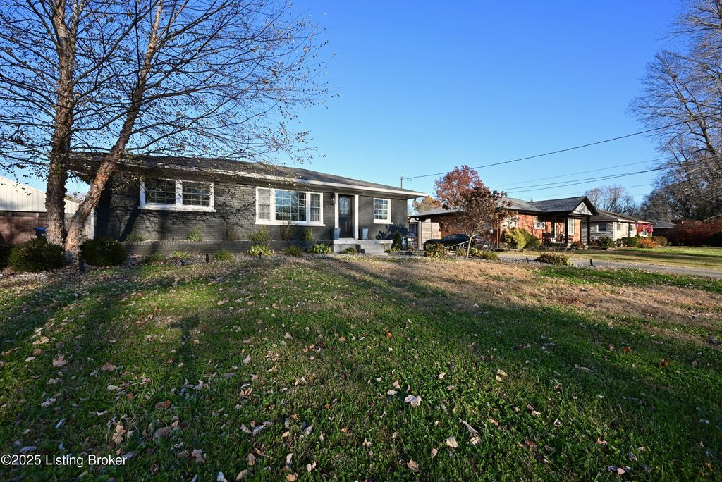 10315 Starlight Way, Louisville, KY 40272