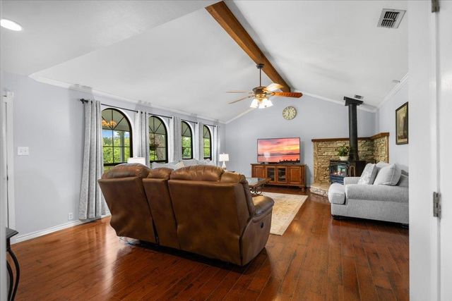 3989 Bob O Link, Gilmer, TX 75645