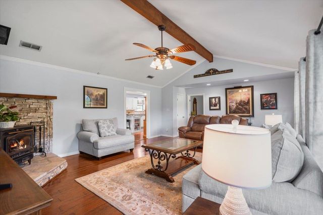 3989 Bob O Link, Gilmer, TX 75645