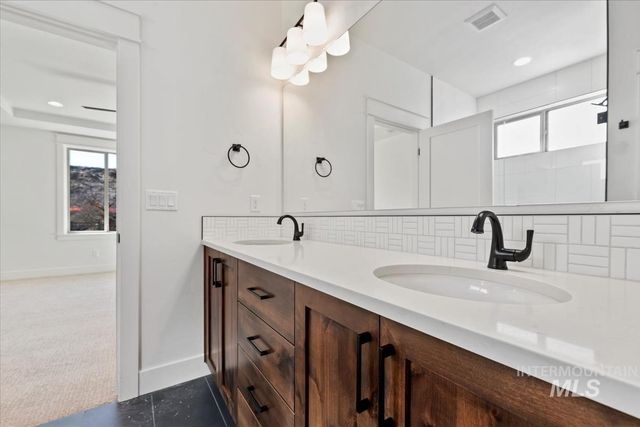 8119 W Show Horse Ct, Meridian, ID 83646