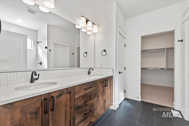 8119 W Show Horse Ct, Meridian, ID 83646