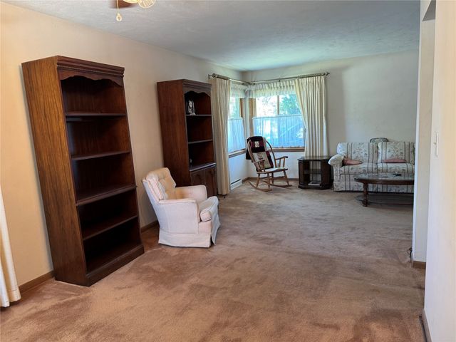 3914 Dosh Road, Des Moines, IA 50310
