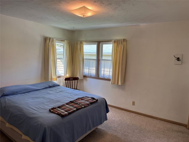 3914 Dosh Road, Des Moines, IA 50310