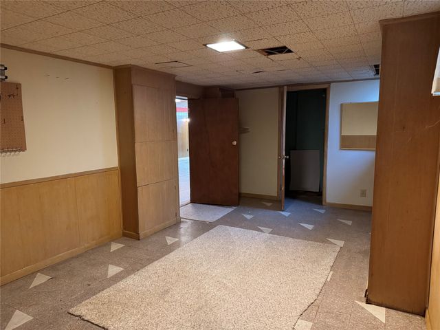 3914 Dosh Road, Des Moines, IA 50310