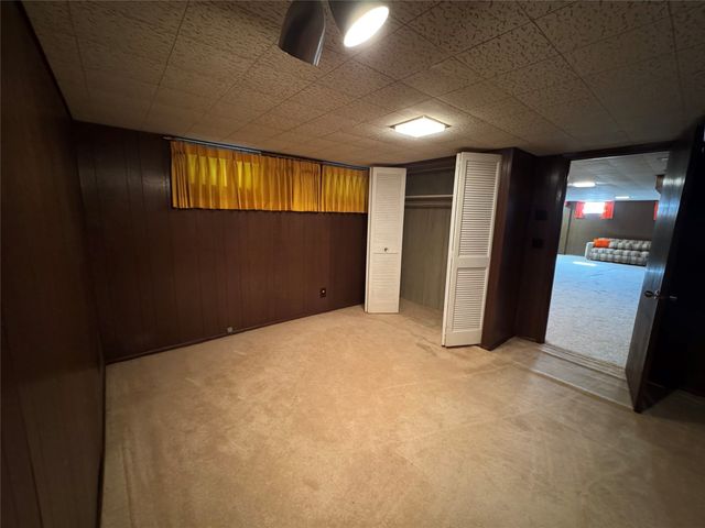 3914 Dosh Road, Des Moines, IA 50310