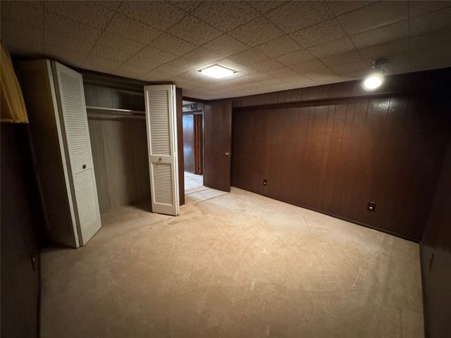 3914 Dosh Road, Des Moines, IA 50310