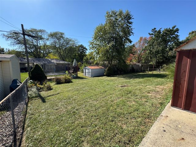 3914 Dosh Road, Des Moines, IA 50310