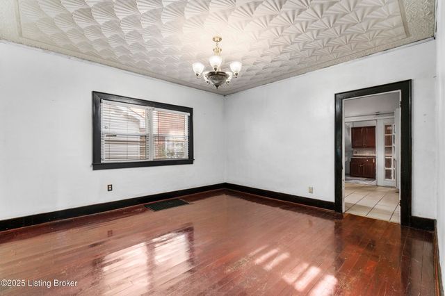 4104 Garland Ave, Louisville, KY 40211