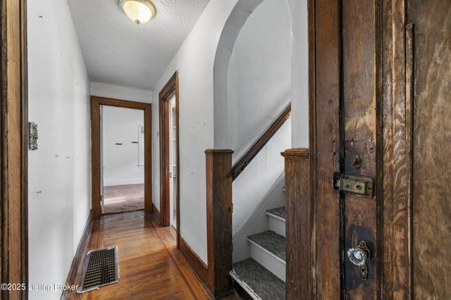 4104 Garland Ave, Louisville, KY 40211