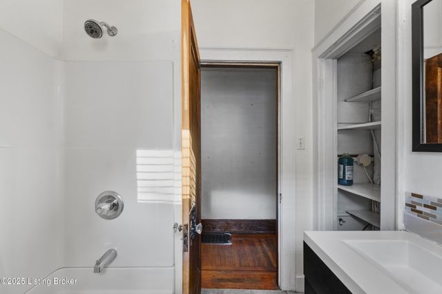 4104 Garland Ave, Louisville, KY 40211