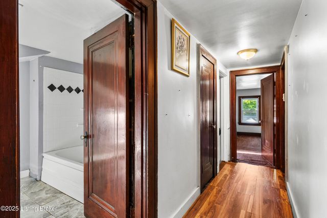 4104 Garland Ave, Louisville, KY 40211