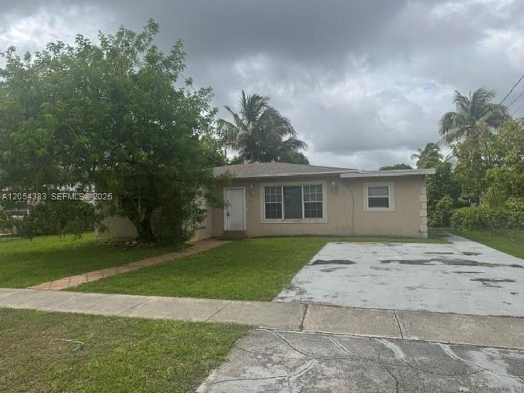 374 NE 171 Street, North Miami Beach, FL 33162
