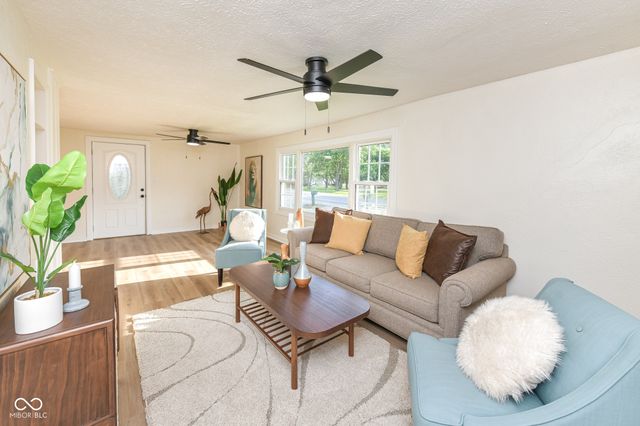 2140 State Road 13, Lapel, IN 46051