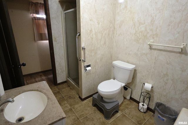 905 W BLAIR, Salem, IL 62881