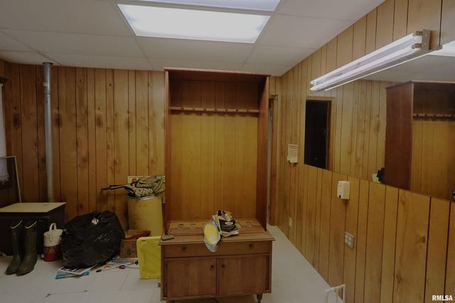 905 W BLAIR, Salem, IL 62881