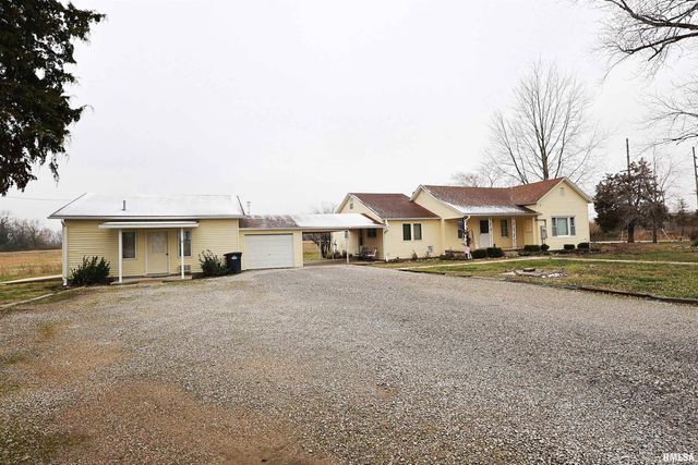 905 W BLAIR, Salem, IL 62881