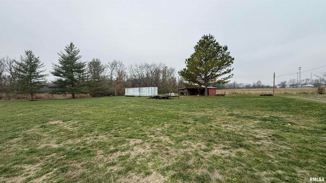 905 W BLAIR, Salem, IL 62881